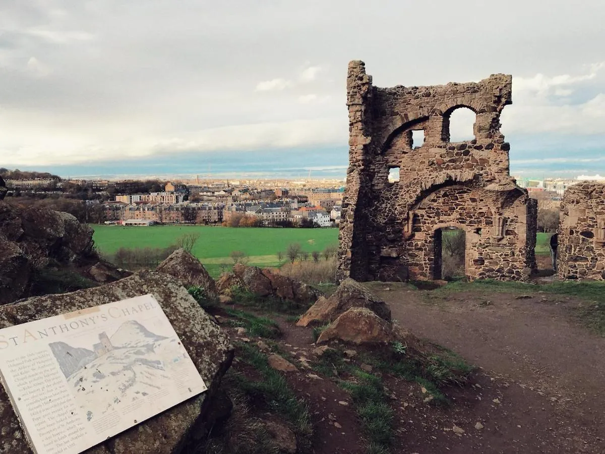 Edinburgh Meadowbank 1-Bedroom Flat