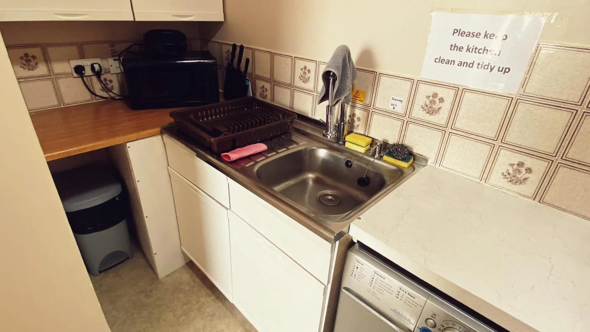 Edinburgh Meadowbank 1-Bedroom Flat 0*,